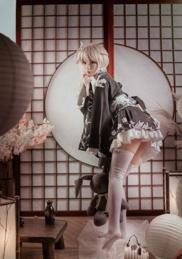 汤芳