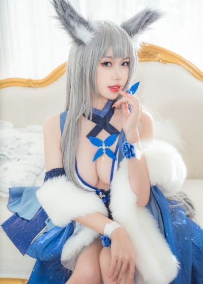 善良的邻居的妻子