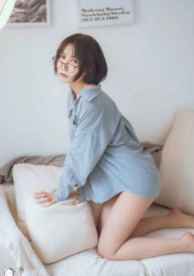 《年轻的女仆》在线观看