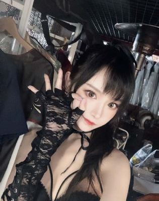 女大学生的沙龙室